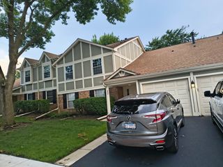 22 Waterbury Lane O2, Schaumburg, IL 60193
