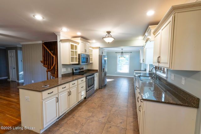 101 Edgewood Dr, Bardstown, KY 40004