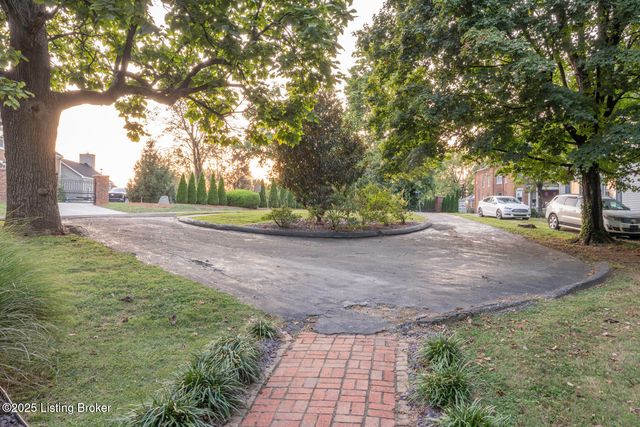 101 Edgewood Dr, Bardstown, KY 40004