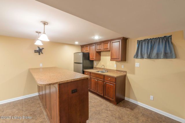 101 Edgewood Dr, Bardstown, KY 40004