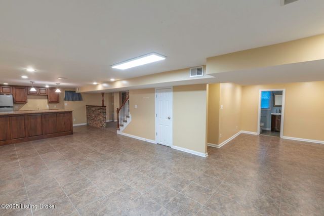 101 Edgewood Dr, Bardstown, KY 40004