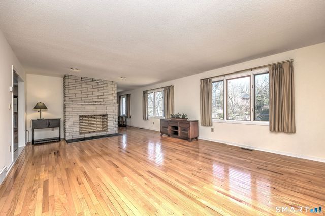 634 Aspen Lane, Orange, CT 06477