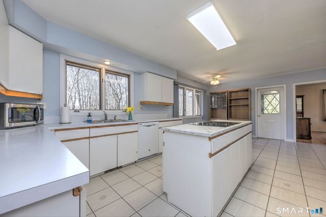 634 Aspen Lane, Orange, CT 06477