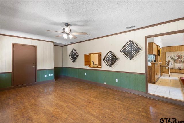 207 Grass Knoll Drive, Hideaway, TX 75771