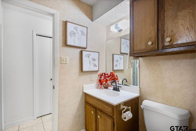 207 Grass Knoll Drive, Hideaway, TX 75771