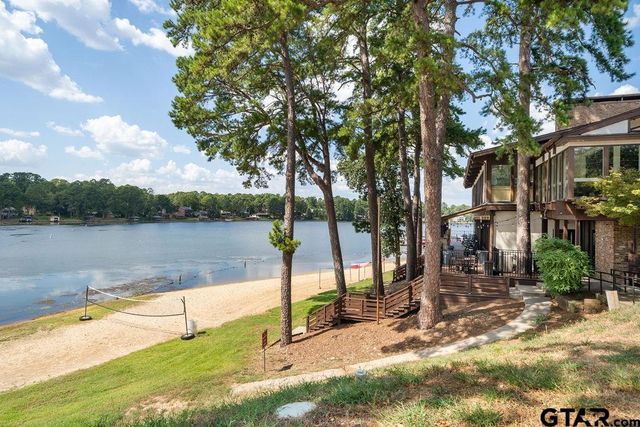 207 Grass Knoll Drive, Hideaway, TX 75771
