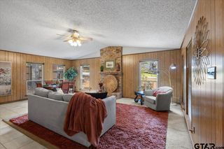 207 Grass Knoll Drive, Hideaway, TX 75771