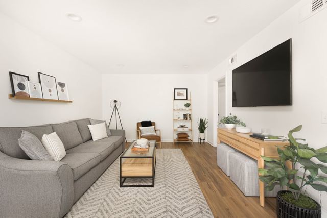 3831 West End Ave Apt 20, Nashville, TN 37205