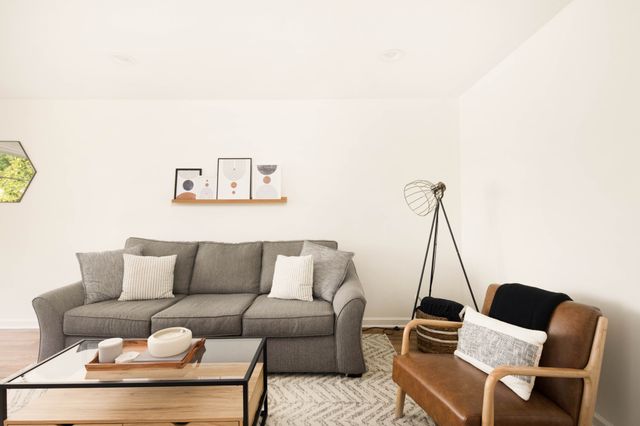 3831 West End Ave Apt 20, Nashville, TN 37205