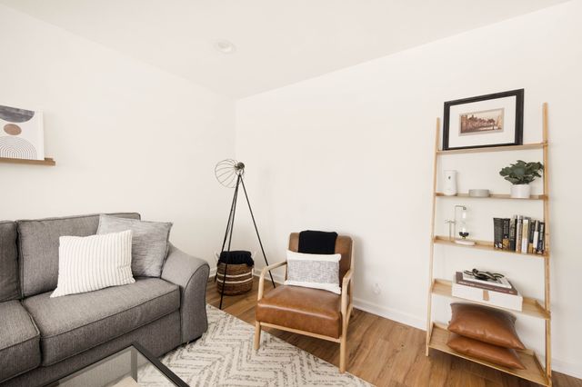 3831 West End Ave Apt 20, Nashville, TN 37205