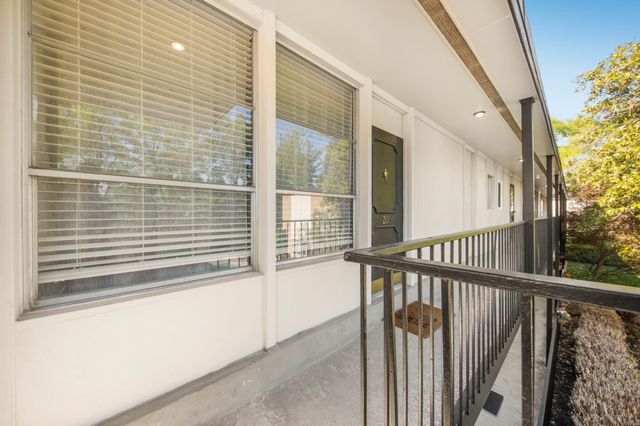 3831 West End Ave Apt 20, Nashville, TN 37205