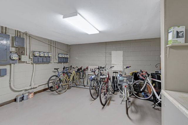3831 West End Ave Apt 20, Nashville, TN 37205