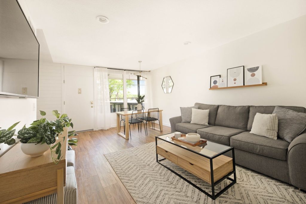 3831 West End Ave Apt 20, Nashville, TN 37205
