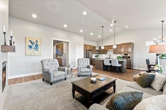 10238 Hazy Glen Dr, Nampa, ID 83687