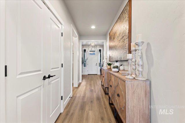 10238 Hazy Glen Dr, Nampa, ID 83687