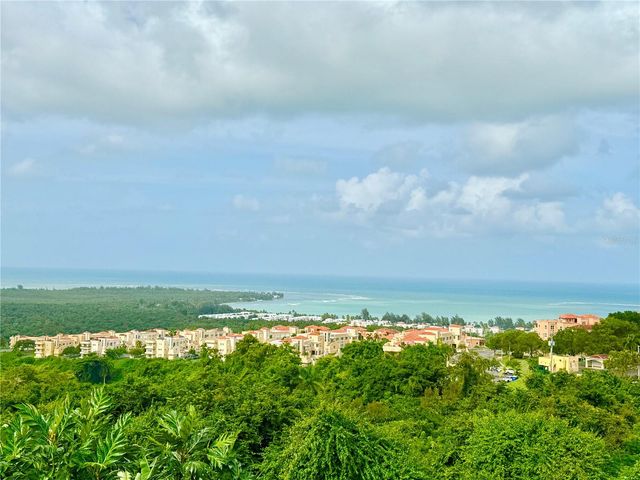 Calle 5 B101, Rio Grande, PR 00745