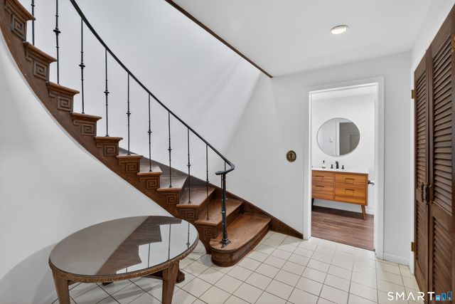 230 Six Rod Highway, Hamden, CT 06518