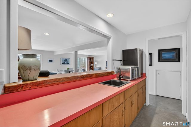 230 Six Rod Highway, Hamden, CT 06518