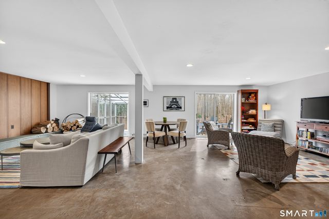 230 Six Rod Highway, Hamden, CT 06518