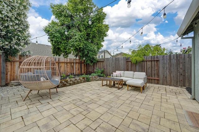 5208 Olivehurst Way, Elk Grove, CA 95758