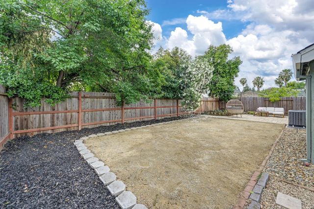 5208 Olivehurst Way, Elk Grove, CA 95758