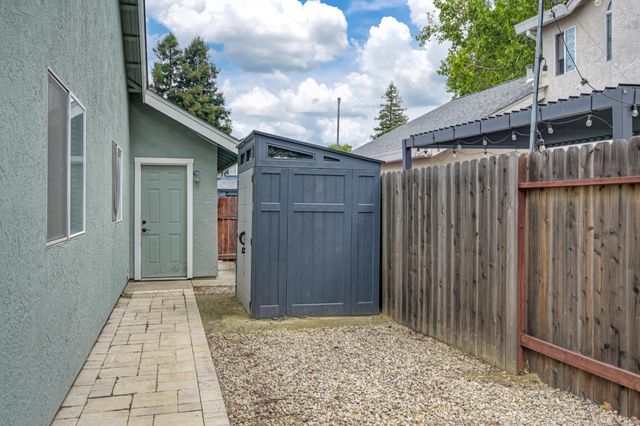 5208 Olivehurst Way, Elk Grove, CA 95758