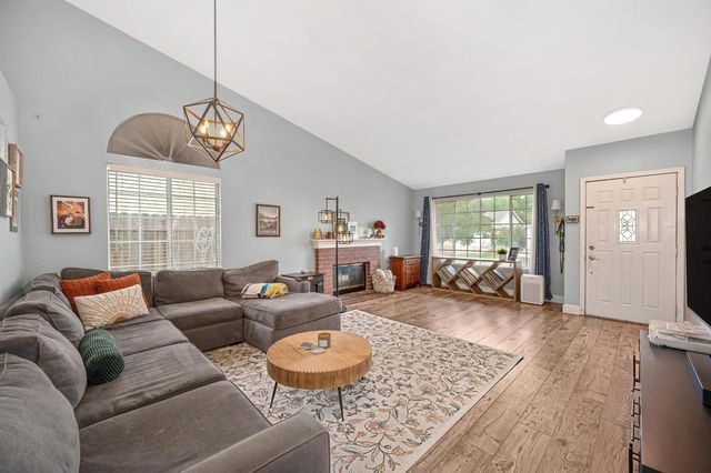 5208 Olivehurst Way, Elk Grove, CA 95758
