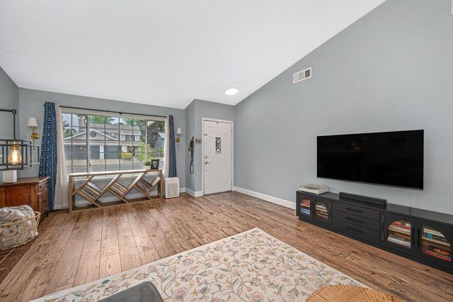 5208 Olivehurst Way, Elk Grove, CA 95758