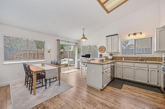 5208 Olivehurst Way, Elk Grove, CA 95758