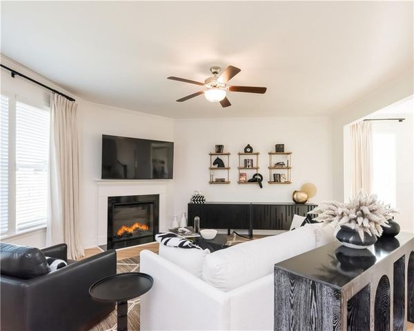 1406 Sunny Valley Lane, Braselton, GA 30517