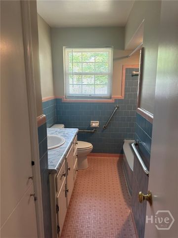 5201 Habersham Street, Savannah, GA 31405