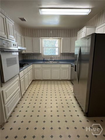 5201 Habersham Street, Savannah, GA 31405