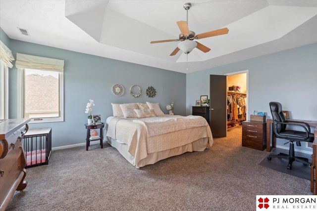 8608 S 98th Street, La Vista, NE 68128