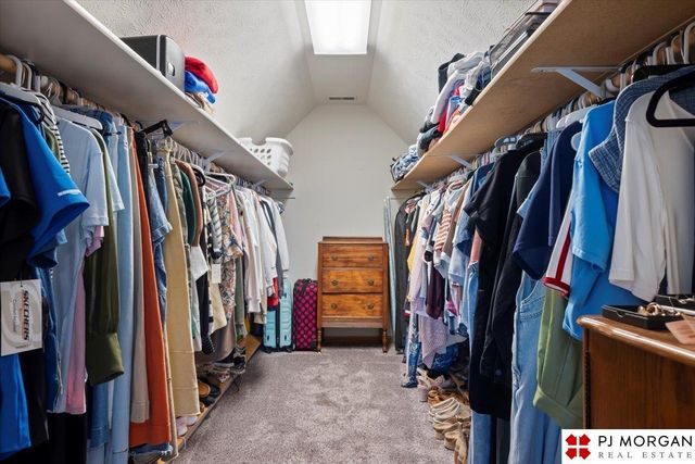 8608 S 98th Street, La Vista, NE 68128