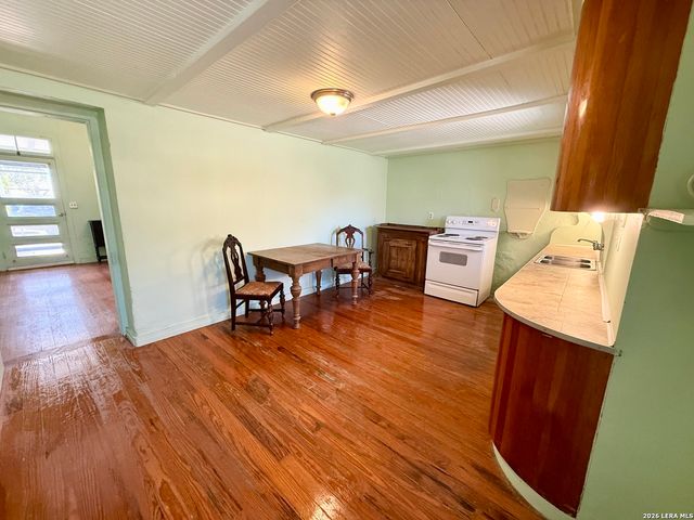 306 E El Paso, Brackettville, TX 78832