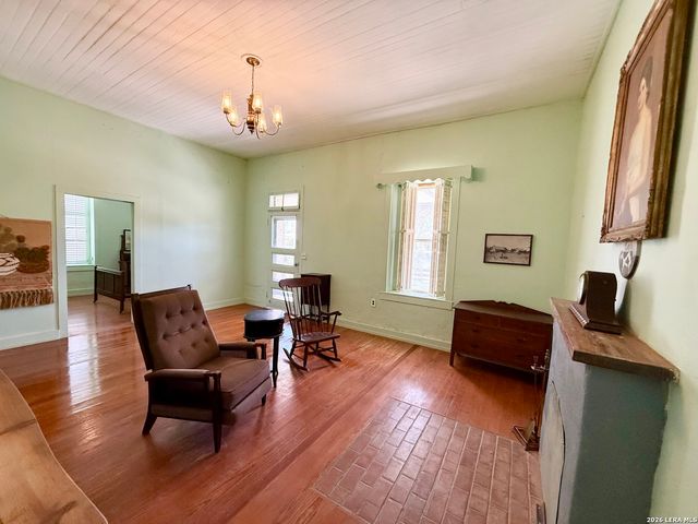 306 E El Paso, Brackettville, TX 78832