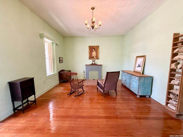 306 E El Paso, Brackettville, TX 78832