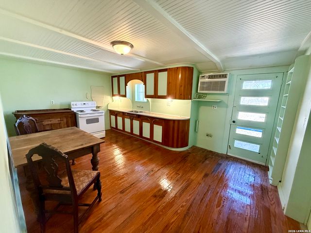 306 E El Paso, Brackettville, TX 78832