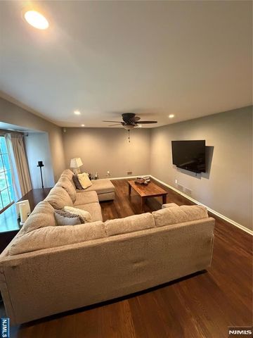 61 Heatherhill Lane, Woodcliff Lake, NJ 07677
