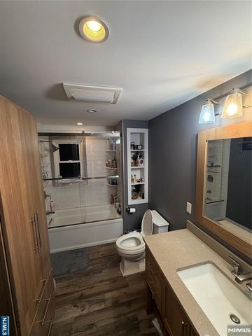 61 Heatherhill Lane, Woodcliff Lake, NJ 07677
