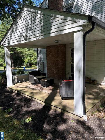 61 Heatherhill Lane, Woodcliff Lake, NJ 07677