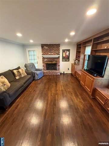 61 Heatherhill Lane, Woodcliff Lake, NJ 07677