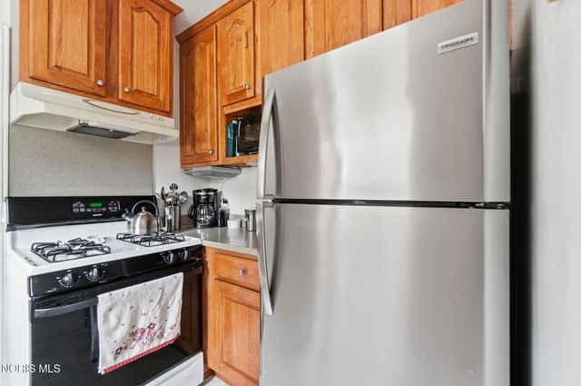 2660 Oak Grove Place, Toledo, OH 43613
