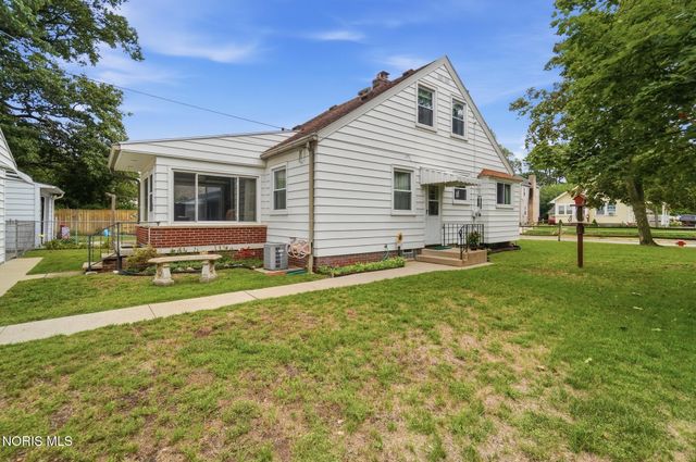 2660 Oak Grove Place, Toledo, OH 43613