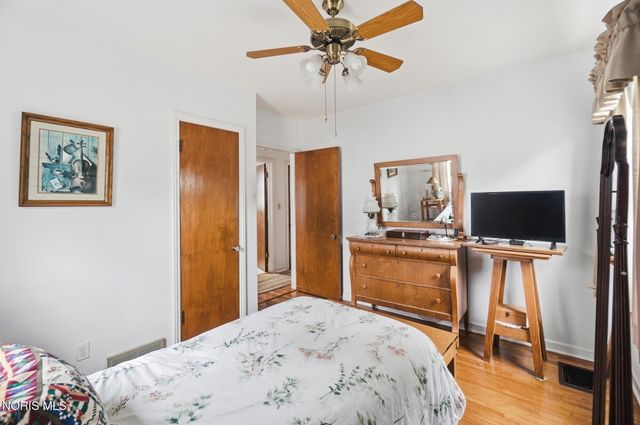 2660 Oak Grove Place, Toledo, OH 43613
