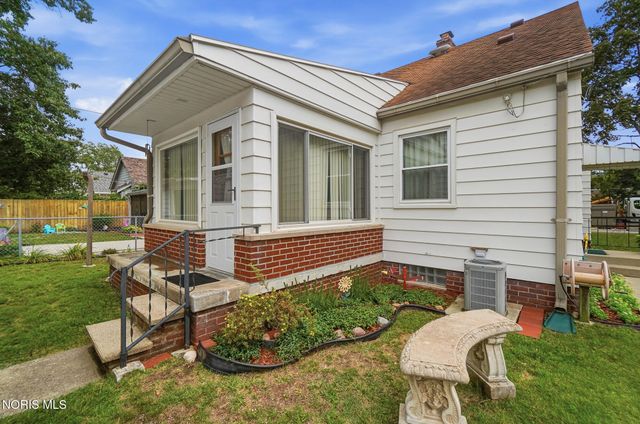 2660 Oak Grove Place, Toledo, OH 43613