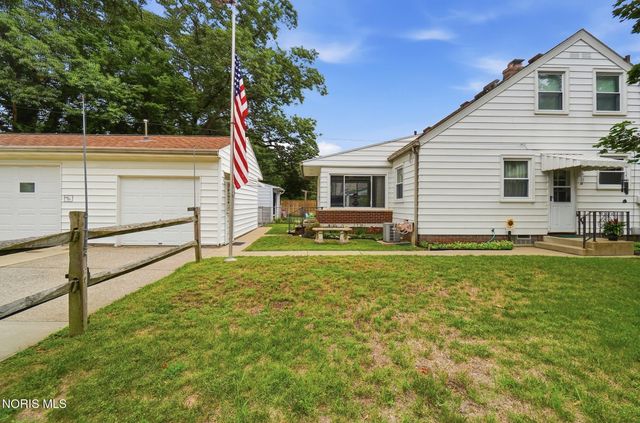 2660 Oak Grove Place, Toledo, OH 43613
