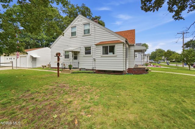 2660 Oak Grove Place, Toledo, OH 43613