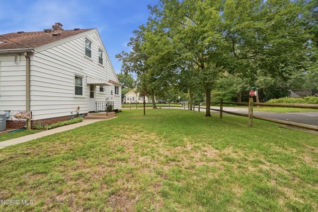 2660 Oak Grove Place, Toledo, OH 43613