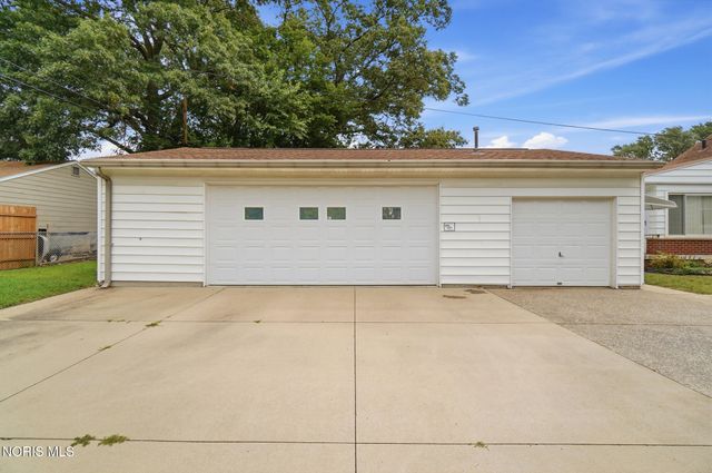 2660 Oak Grove Place, Toledo, OH 43613
